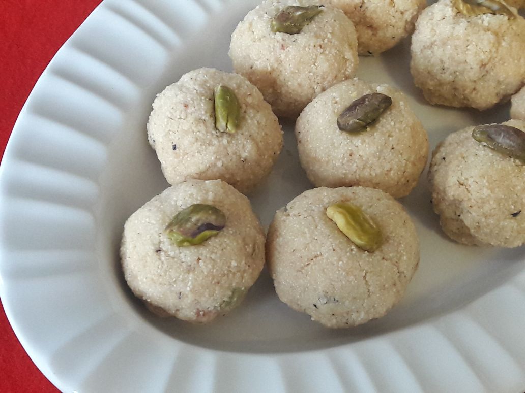 Instant Rava Laddu with Condensed Milk