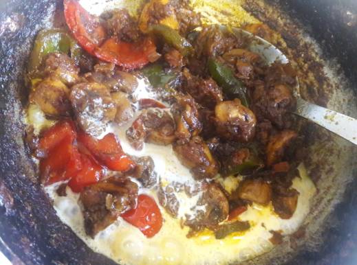 Mushroom and Capsicum Curry 21